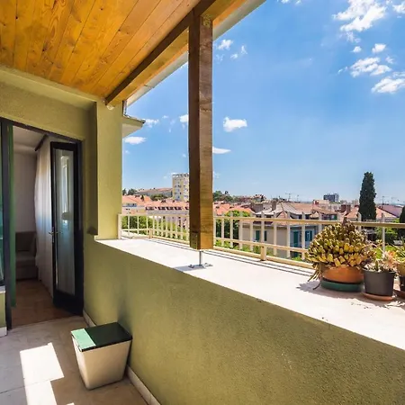 Big 80 M2 With Balcony In The Heart Of Apartman *