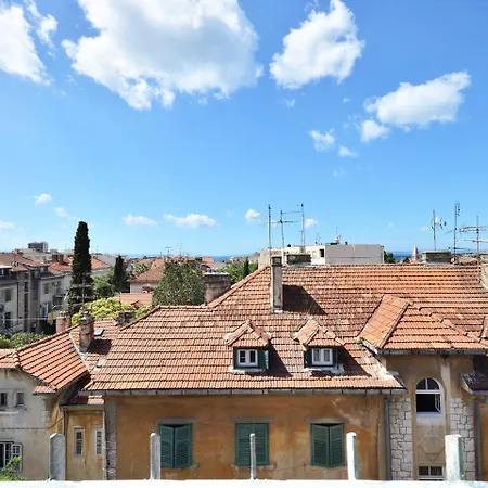 Big 80 M2 With Balcony In The Heart Of Apartamento Split