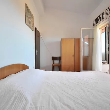 Big 80 M2 With Balcony In The Heart Of * Split