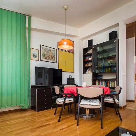 Big 80 M2 With Balcony In The Heart Of * Split