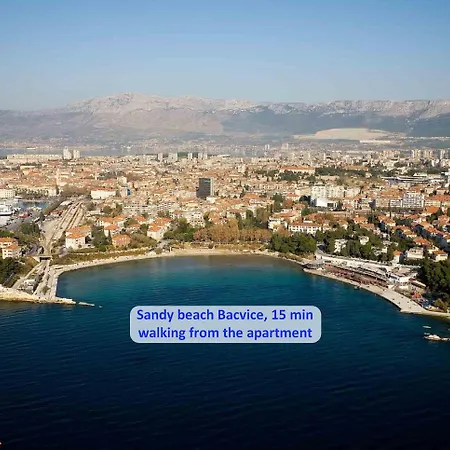 Big 80 M2 With Balcony In The Heart Of Split