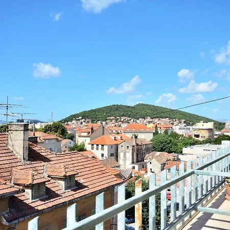 דירה Big 80 M2 With Balcony In The Heart Of *