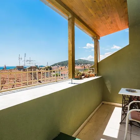 Big 80 M2 With Balcony In The Heart Of *