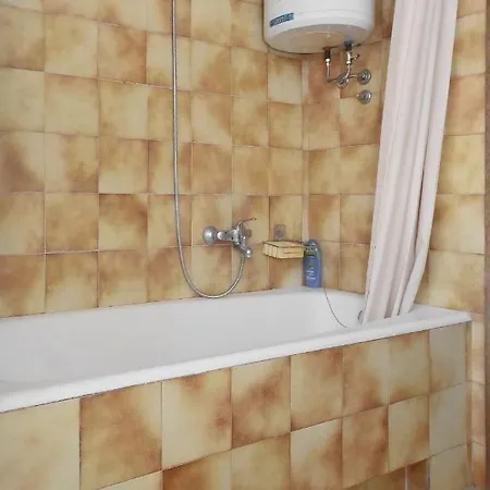 Big 80 M2 With Balcony In The Heart Of דירה *