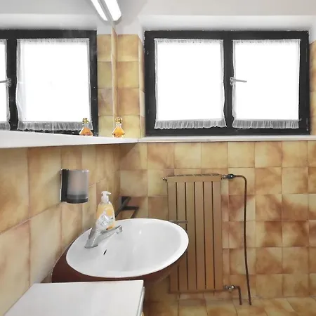 Big 80 M2 With Balcony In The Heart Of ספליט